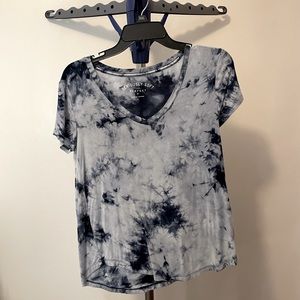 Blue tye dye v-neck tee shirt